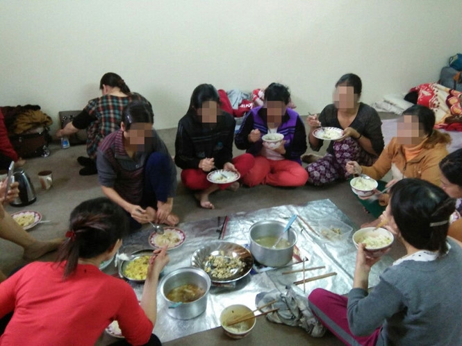 Người lao động bị “nhốt” tại một văn phòng môi giới ở Ả Rập Xê Út sau khi bị chủ hành hạ và trả về /// Ảnh do người lao động cung cấp