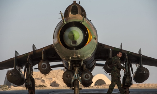 mau-cuong-kich-su-22-cua-khong-quan-syria-vua-bi-my-ban-ha