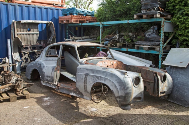 Nghĩa trang xe siêu sang Rolls-Royce và Bentley lớn nhất thế giới hình ảnh 4 Nghia trang xe sieu sang Rolls-Royce va Bentley lon nhat the gioi hinh anh 4