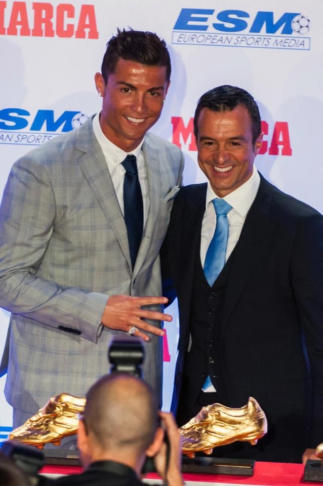 ‘Sieu co’ Jorge Mendes nhan lenh dua Ronaldo ve Man Utd hinh anh 1