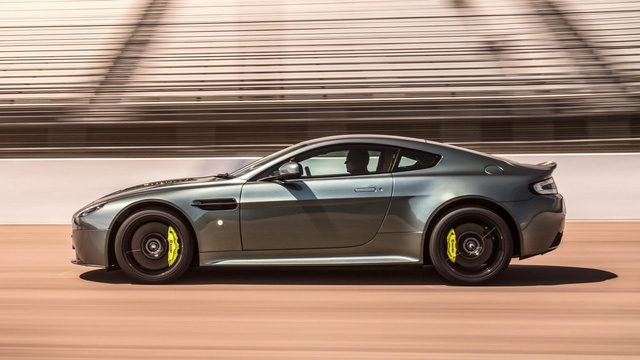 Aston Martin Vantage AMR - Tầm cao mới của hãng siêu xe Anh quốc - Ảnh 3.