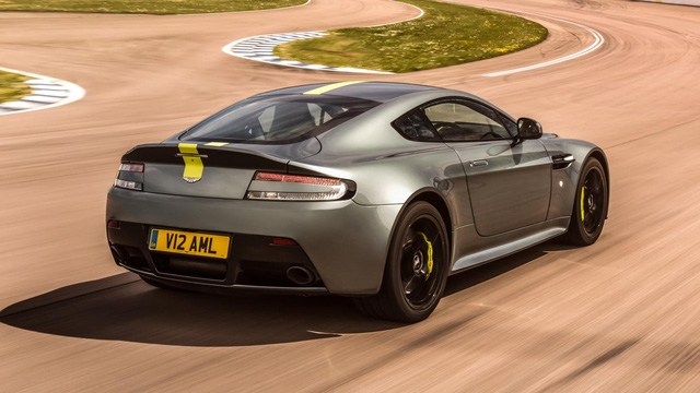 Aston Martin Vantage AMR - Tầm cao mới của hãng siêu xe Anh quốc - Ảnh 4.