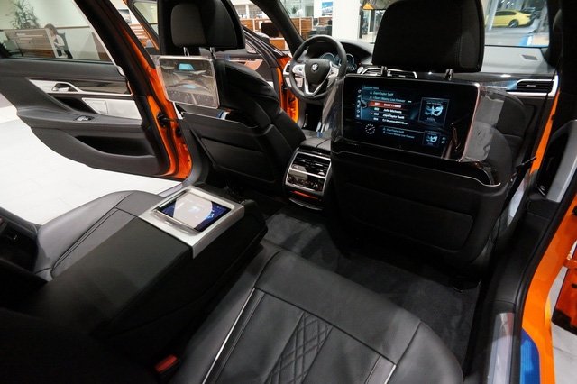 Cận cảnh chiếc BMW 750i 2017 với trang bị nhiều như mây - Ảnh 6.