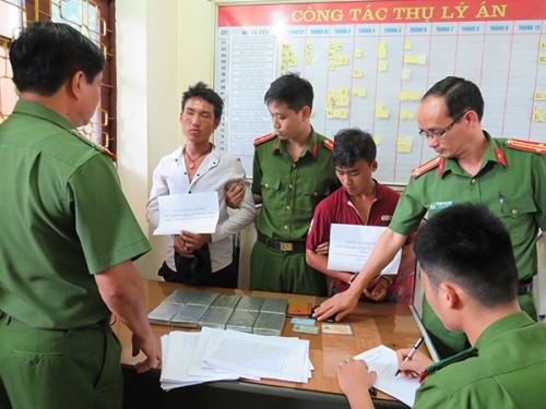 nghet tho truy bát 2 dói tuọng 9x, thu 3,5kg ma tuy hinh anh 1