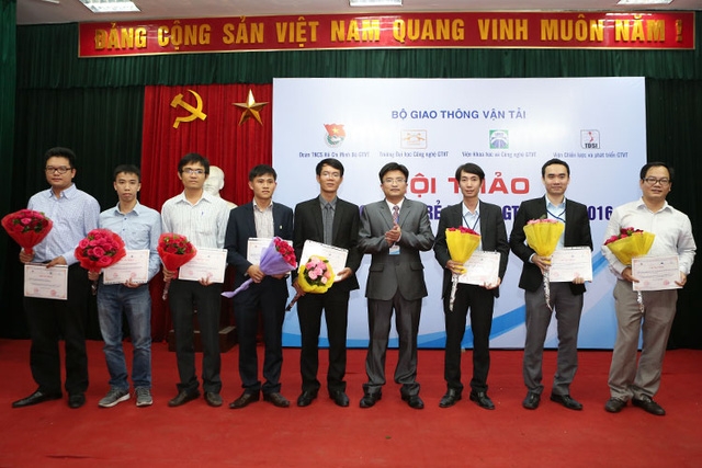  8X Việt tham gia hội thảo Nhà khoa học trẻ ngành GTVT. 