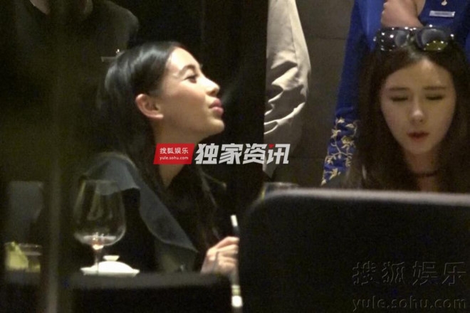 Angelababy bi chi trich vi hut thuoc du moi sinh con hinh anh 1