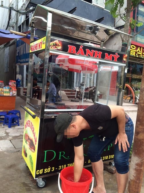 anh chong xam tro vua rua bat vua dap tra ban 