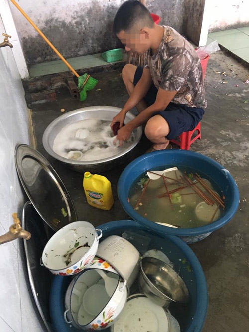 anh chong xam tro vua rua bat vua dap tra ban 