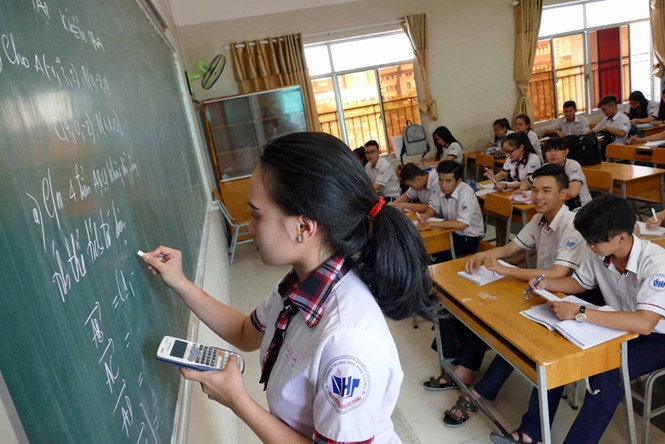 Học sinh lớp 12 tại TP.HCM trong những ngày ôn tập cuối chuẩn bị thi THPT quốc gia /// Ảnh: Đào Ngọc Thạch