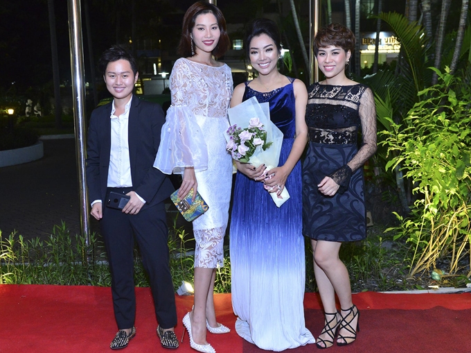 le-nam-va-nguoi-tinh-dong-tinh-mung-ca-si-phuong-anh-tai-xuat-4