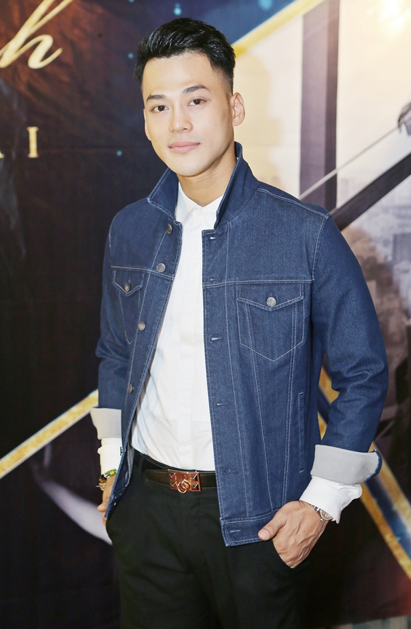 le-nam-va-nguoi-tinh-dong-tinh-mung-ca-si-phuong-anh-tai-xuat-9