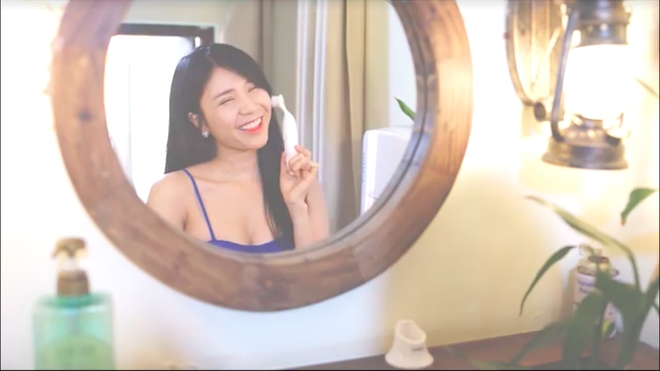 Đóng quảng cáo gây nhức mắt, bạn gái Quang Lê khiến cư dân mạng phản ứng dữ dội - Ảnh 1.