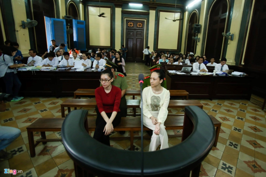Hoa hau Phuong Nga cuoi tuoi truoc khi vao xet xu hinh anh 7