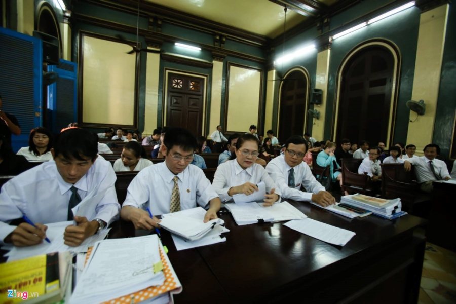 Hoa hau Phuong Nga cuoi tuoi truoc khi vao xet xu hinh anh 10