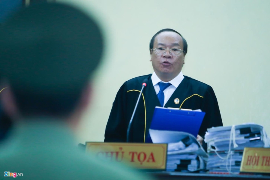 Hoa hau Phuong Nga cuoi tuoi truoc khi vao xet xu hinh anh 12