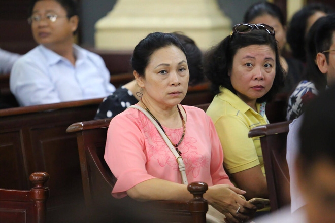 Mẹ hoa hậu Phương Nga: Tôi tin con mình vô tội, vì nuôi dạy con từ nhỏ đến lớn nên tôi biết - Ảnh 1.