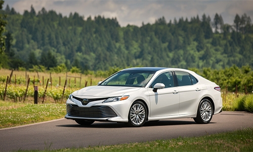 toyota-camry-the-he-moi-gia-tu-23500-usd