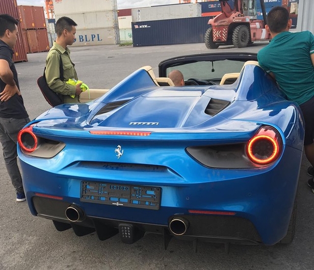 Ferrari 488 Spider đầu tiên về Việt Nam tái xuất tại Hải Phòng - Ảnh 7.