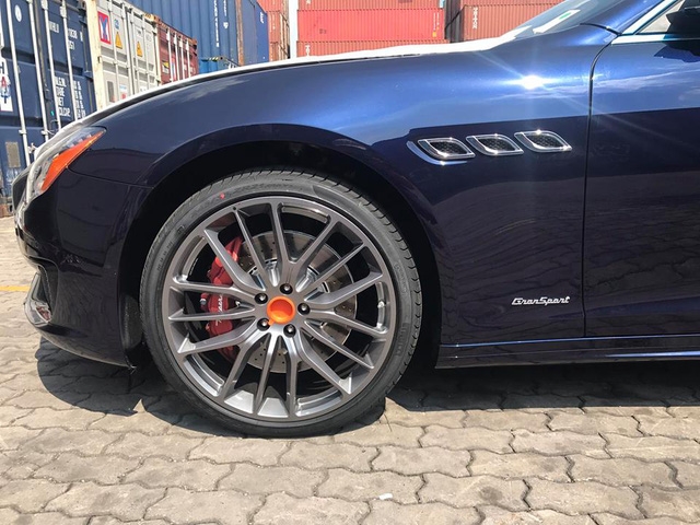Maserati Quattroporte GranSport GTS 2017 cập bến Việt Nam, giá gần 12 tỷ Đồng - Ảnh 8.