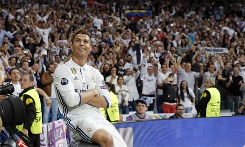 ronaldo-va-phut-doi-hon-cua-ke-co-don-voi-real-2