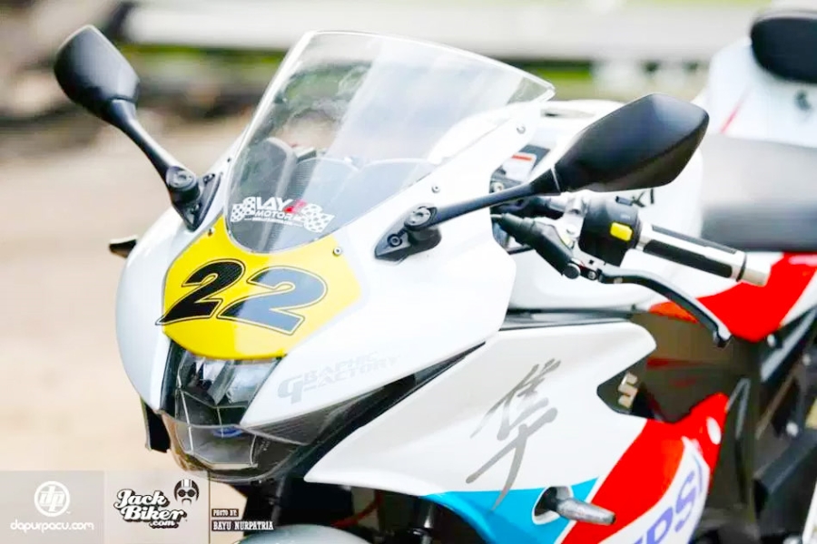 Suzuki GSX R-150 do dan ao va do choi hang hieu o Indonesia hinh anh 4