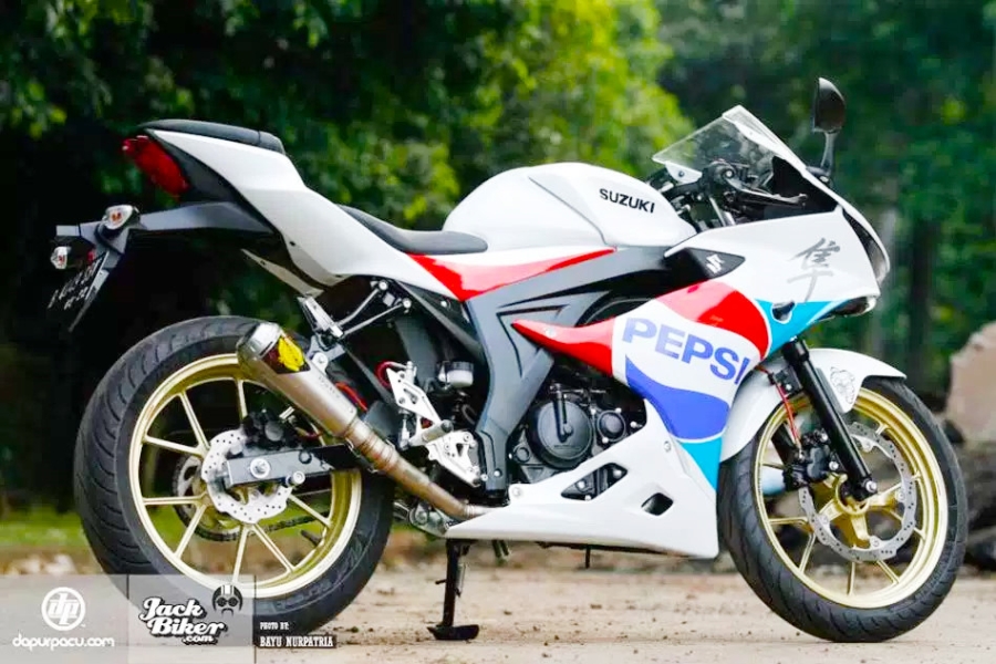 Suzuki GSX R-150 do dan ao va do choi hang hieu o Indonesia hinh anh 5