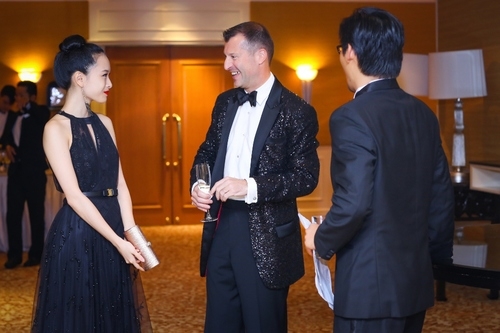 Trương Hồ Phương Nga: Hành trình từ hoa hậu thông thạo 3 ngoại ngữ tới cáo buộc lừa đảo liên quan tình - tiền - Ảnh 4.