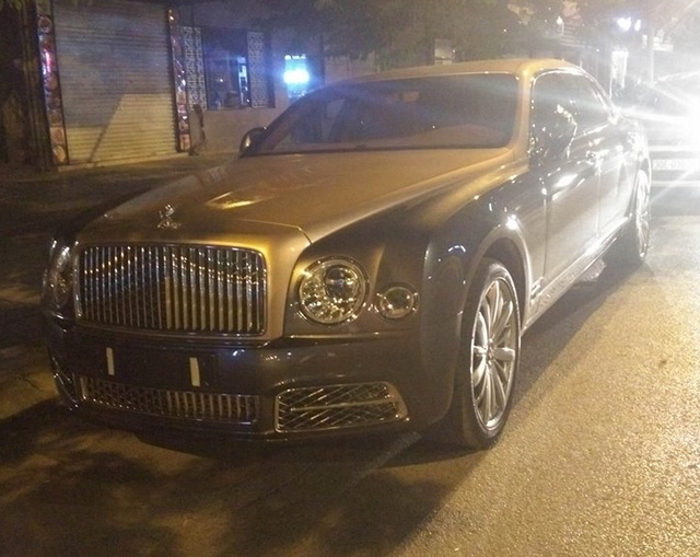 Bentley Mulsanne EWB 2017 đầu tiên cập bến Việt Nam xuất hiện tại Hưng Yên - Ảnh 1.