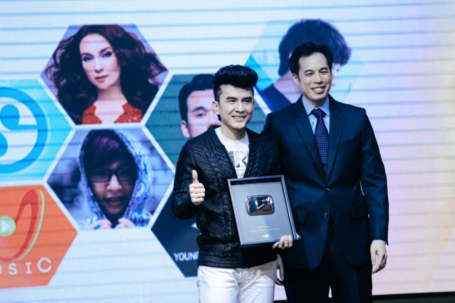 Dan Truong, Phi Nhung duoc Youtube vinh danh hinh anh 2