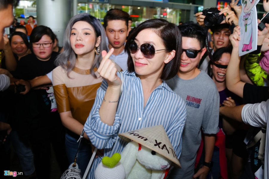 Ngoi sao TVB Xa Thi Man quay lai Viet Nam hinh anh 5