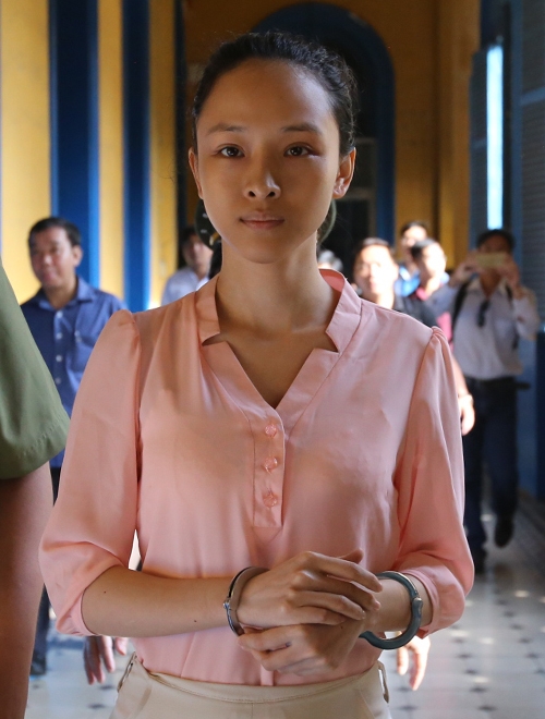 ong-cao-toan-my-toi-o-chung-khach-san-voi-phuong-nga-page-2