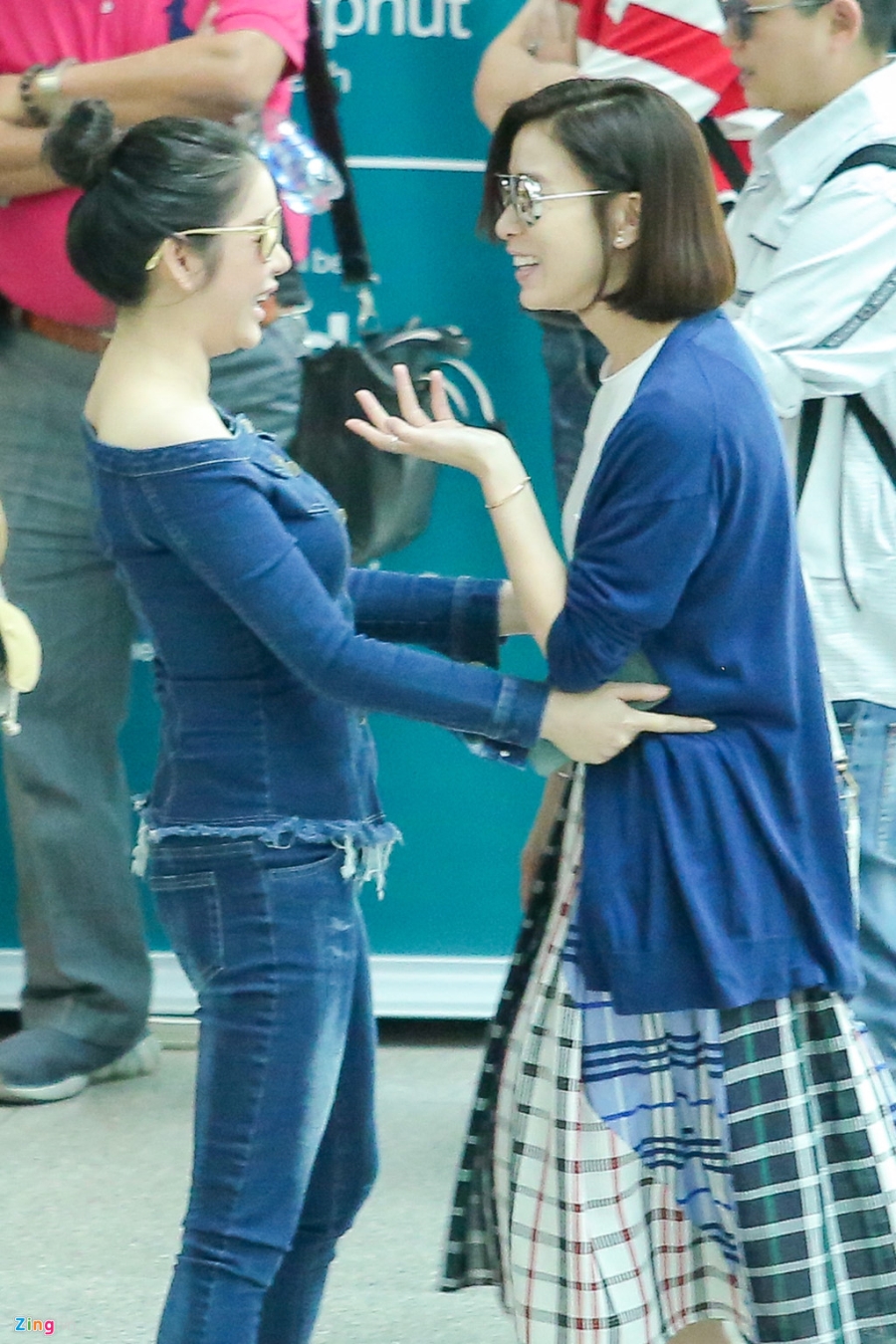 Ly Nha Ky ra san bay tien Xa Thi Man ve nuoc hinh anh 7