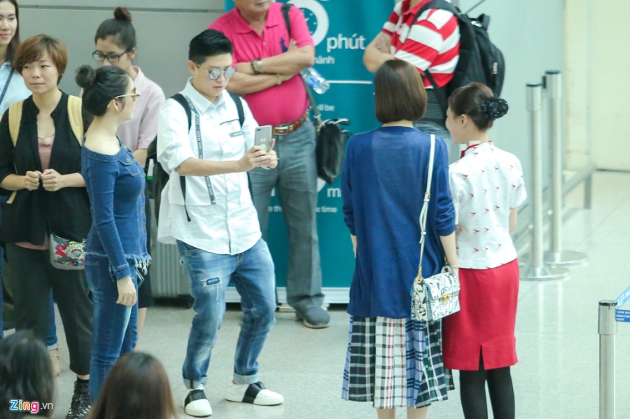 Ly Nha Ky ra san bay tien Xa Thi Man ve nuoc hinh anh 8