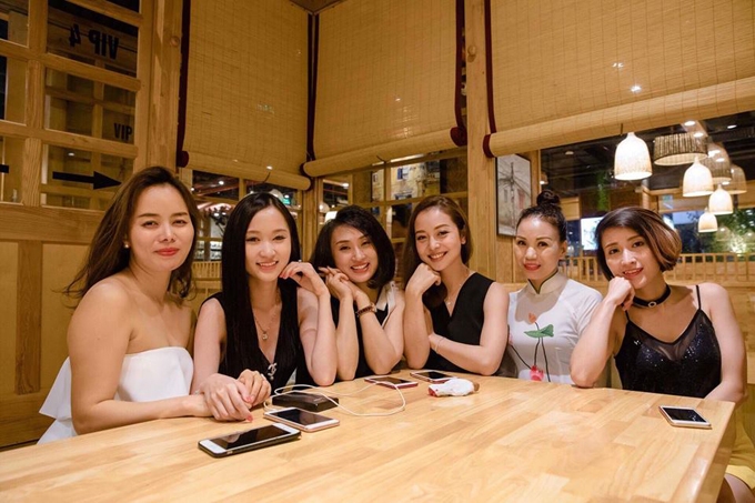 con-trai-6-thang-tuoi-cua-jennifer-pham-cuoi-toet-mieng-trong-vong-tay-bo-9