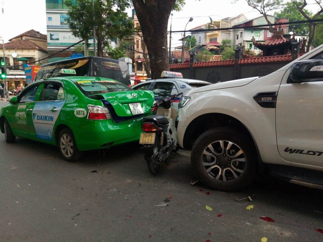 Hà Nội: Xe 