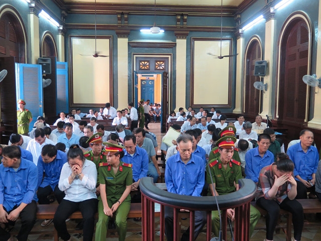 Các bị cáo tại phiên tòa.