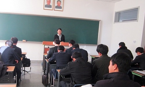 hanh-trinh-bi-mat-giai-ma-trieu-tien-cua-cay-but-nguoi-my-1