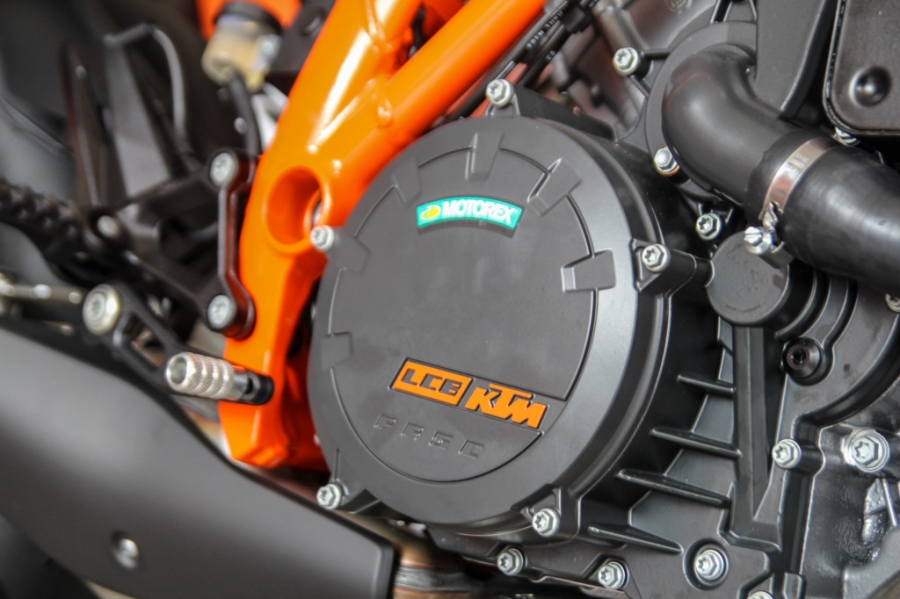 KTM 1290 Super Duke R 2017 gia 638 trieu dong tai Viet Nam hinh anh 7