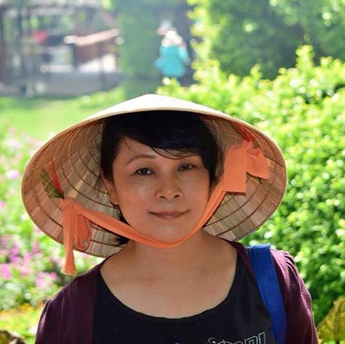 mc thao van tiet lo ve me hoa hau phuong nga va goi ba la 