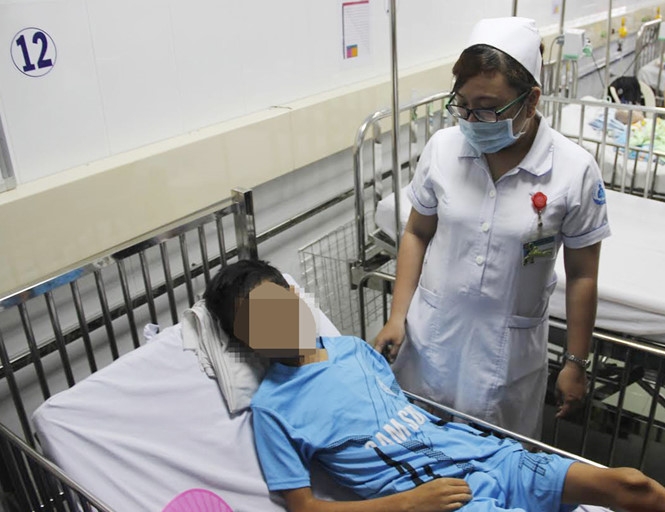 Bệnh nhi đã phục hồi sức khỏe sau ca mổ tim để lấy cây kim ra ngoài /// Nguyên Mi