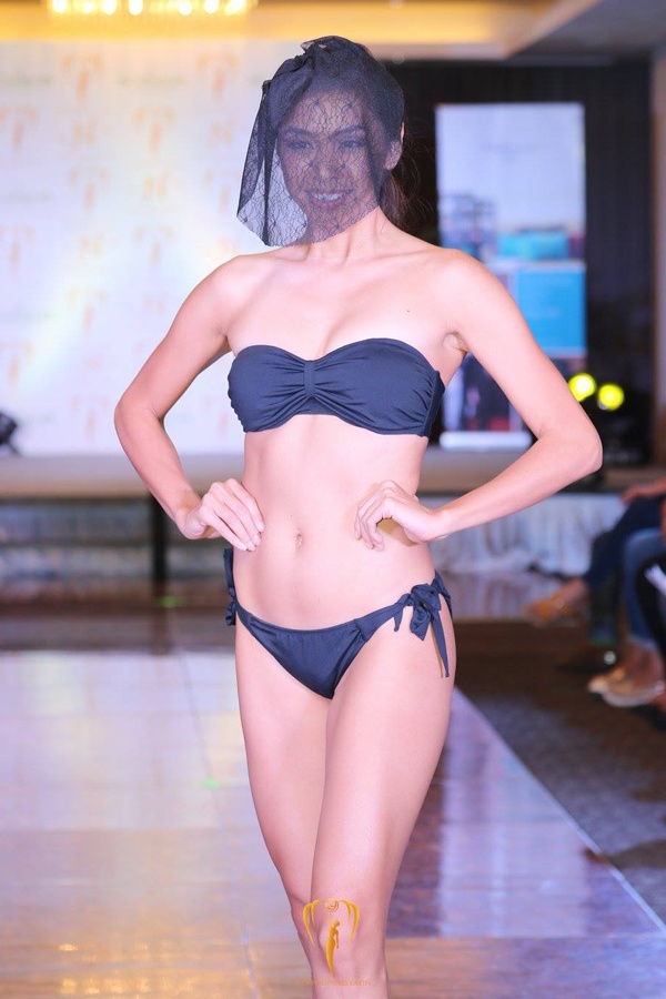 Thí sinh Hoa hậu Trái đất Philippines mặc bikini, đeo mạng che mặt