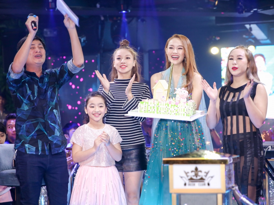 Dan sao Viet mung sinh nhat Minh Hang hinh anh 9