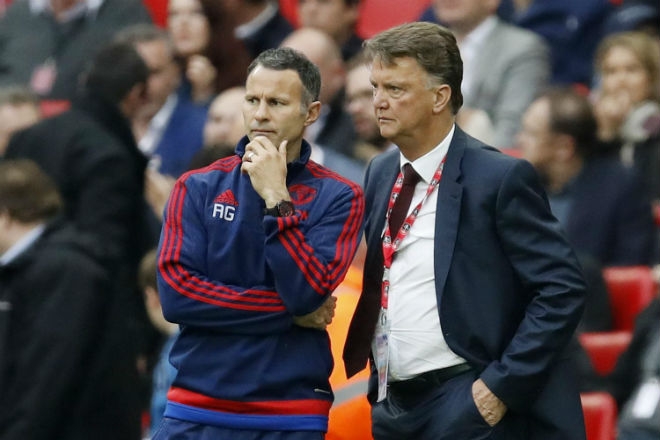 Giggs hết cửa ở lại MU vì Mourinho sợ bị “đâm sau lưng” - 1