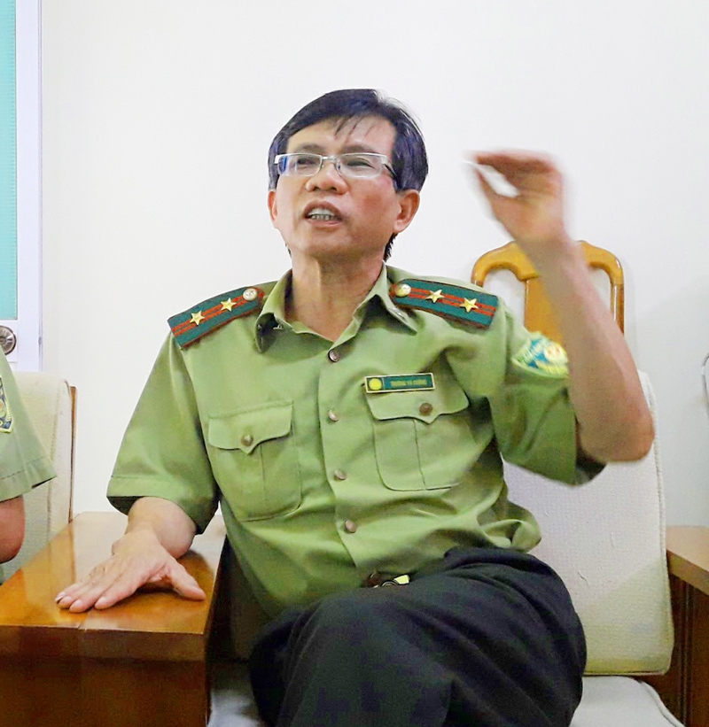kiem lam gia lai noi gi ve viec no sung khi vao, ra khoi rung? hinh anh 2