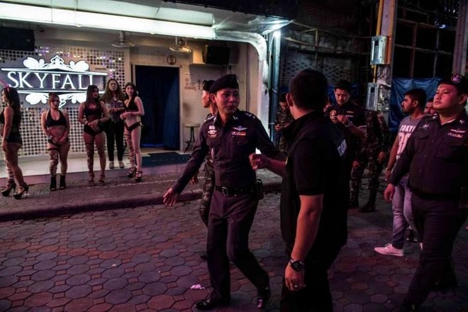 thieu nu thai lan nhu “mon trang mieng”: ai giat day? hinh anh 1