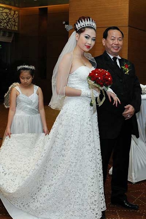 4 cuộc hôn nhân chóng vánh đến không ngờ của showbiz Việt - 3