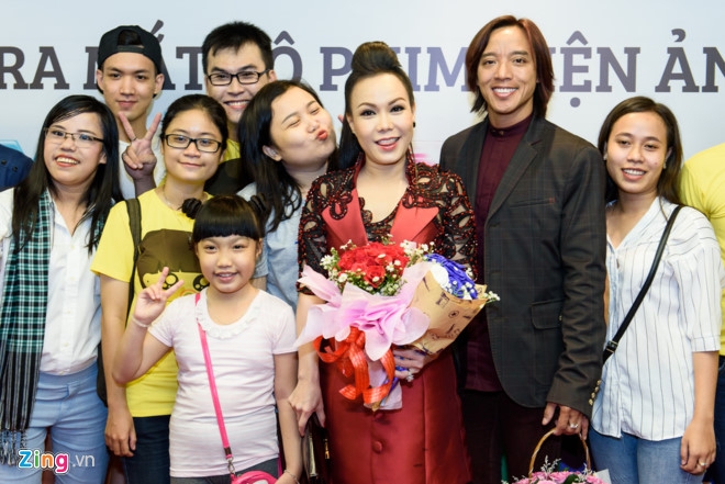 Dan sao Viet toi ung ho phim 'Xom tro 3D' cua NSND Hong Van hinh anh 4