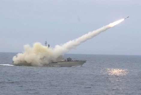 Nga dua tin Viet Nam dong them Molniya voi vu khi moi  