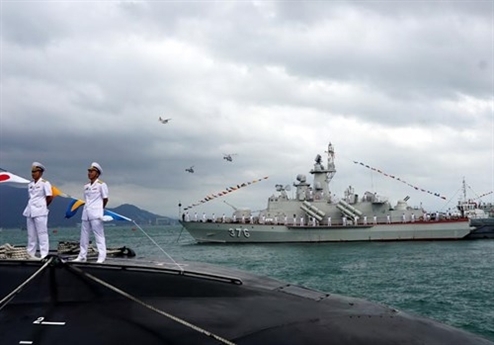 Nga dua tin Viet Nam dong them Molniya voi vu khi moi  