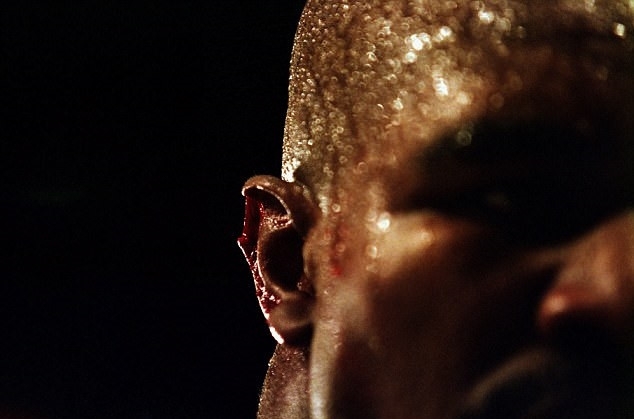 Tron 20 nam khoanh khac kinh di Mike Tyson can tai Holyfield hinh anh 4